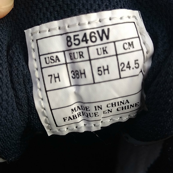 Hi-tec court shoes size 7 - Picture 4 of 5